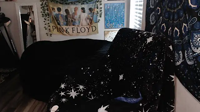 Snapshot of ElektraExotic chatting on 09/24/25, 07:06 ElektraExotic online show from 09/24/25, 07:06