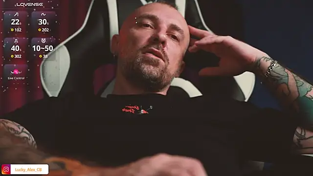 Snapshot of LuckyAlexx chatting on 01/20/25, 11:43 LuckyAlexx online show from 01/20/25, 11:43