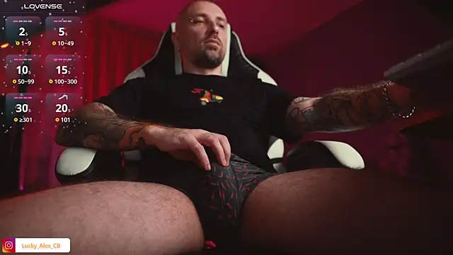 Snapshot of LuckyAlexx chatting on 01/21/25, 10:19 LuckyAlexx online show from 01/21/25, 10:19