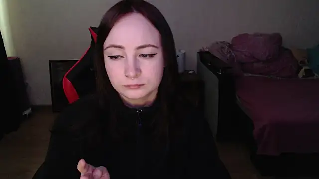 Snapshot of Laralianna chatting on 04/30/26, 05:03 Laralianna online show from 04/30/26, 05:03