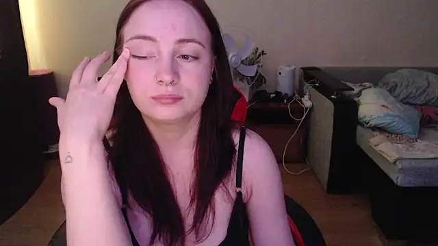 Snapshot of Laralianna chatting on 05/23/26, 04:44 Laralianna online show from 05/23/26, 04:44