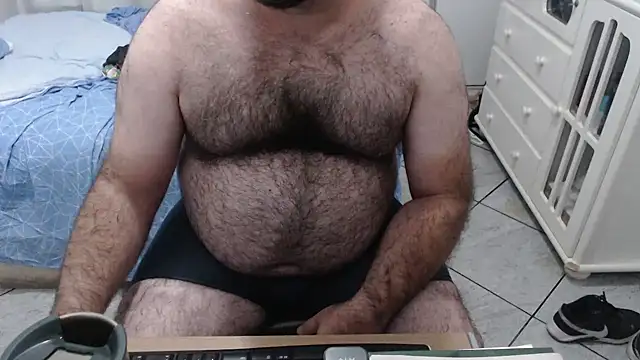 Snapshot of MysterBearMG chatting on 12/16/24, 04:23 MysterBearMG online show from 12/16/24, 04:23