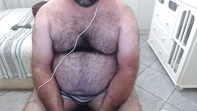 Snapshot of MysterBearMG chatting on 01/05/25, 10:19 MysterBearMG online show from 01/05/25, 10:19