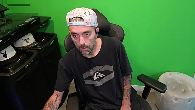 Snapshot of kuruptxxx_live chatting on 11/14/25, 07:45 kuruptxxx live online show from 11/14/25, 07:45