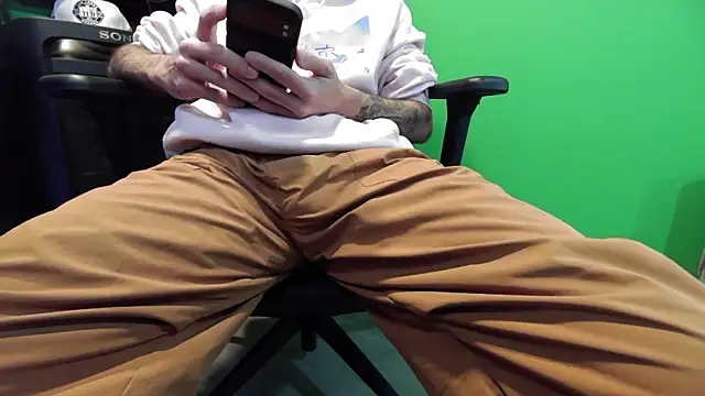 Snapshot of kuruptxxx_live chatting on 01/09/26, 05:48 kuruptxxx live online show from 01/09/26, 05:48