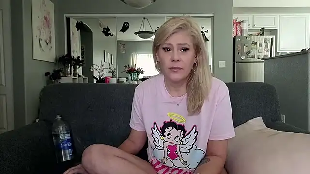 Lexi Shocker online show from 11/02/25, 05:48