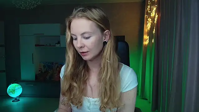 Cuddle Cat online show from 11/24/25, 01:55