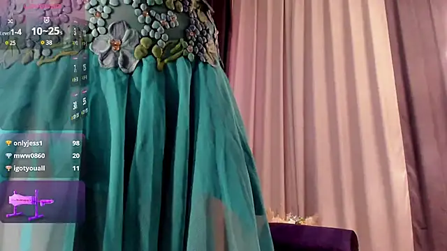 Jullia Moor online show from 12/08/24, 04:04