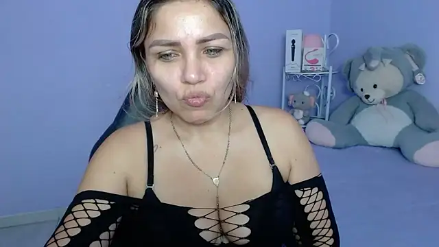 Snapshot of cum_bigass chatting on 03/14/25, 12:18 cum bigass online show from 03/14/25, 12:18