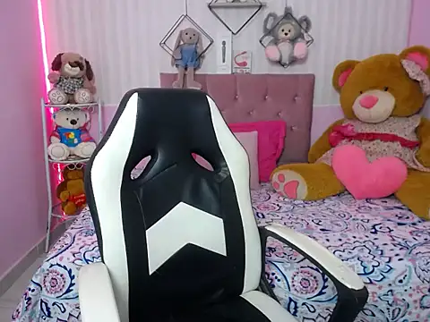 Snapshot of cum_bigass chatting on 09/23/25, 12:08 cum bigass online show from 09/23/25, 12:08