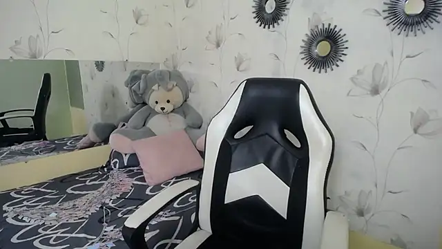 Snapshot of cum_bigass chatting on 10/14/25, 12:06 cum bigass online show from 10/14/25, 12:06