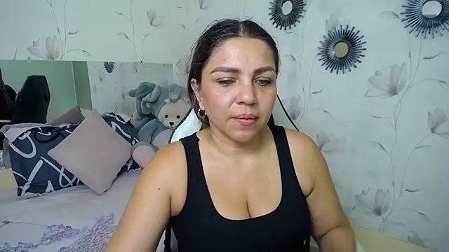 Snapshot of cum_bigass chatting on 10/18/25, 11:55 cum bigass online show from 10/18/25, 11:55