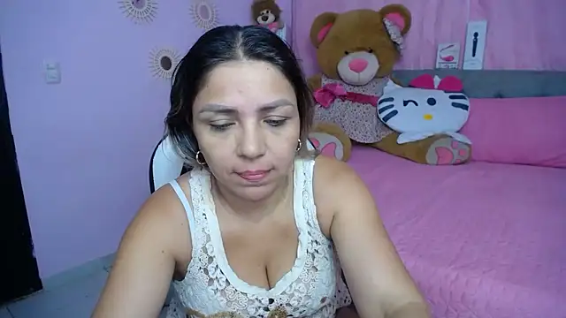 Snapshot of cum_bigass chatting on 10/30/25, 12:28 cum bigass online show from 10/30/25, 12:28