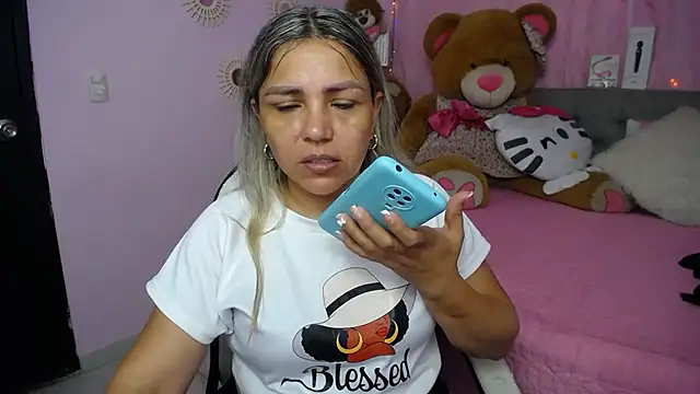 Snapshot of cum_bigass chatting on 11/06/25, 12:17 cum bigass online show from 11/06/25, 12:17