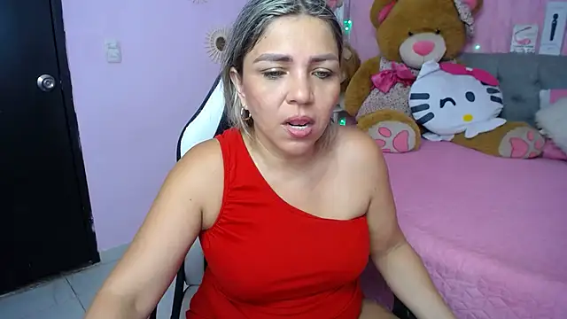 Snapshot of cum_bigass chatting on 11/08/25, 12:16 cum bigass online show from 11/08/25, 12:16