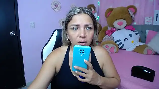 Snapshot of cum_bigass chatting on 11/09/25, 12:03 cum bigass online show from 11/09/25, 12:03