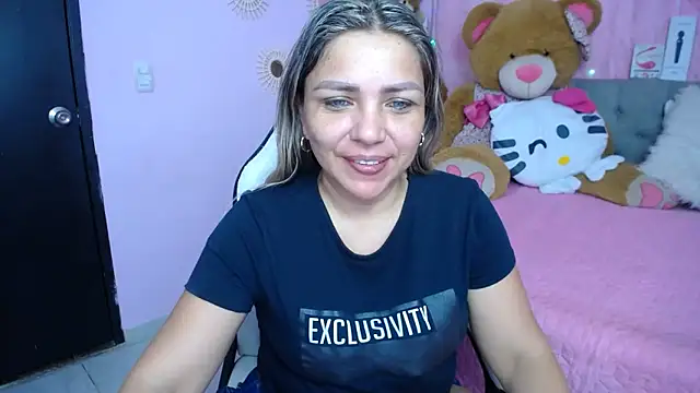 Snapshot of cum_bigass chatting on 11/11/25, 12:16 cum bigass online show from 11/11/25, 12:16