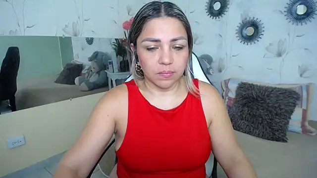 Snapshot of cum_bigass chatting on 12/16/25, 12:10 cum bigass online show from 12/16/25, 12:10