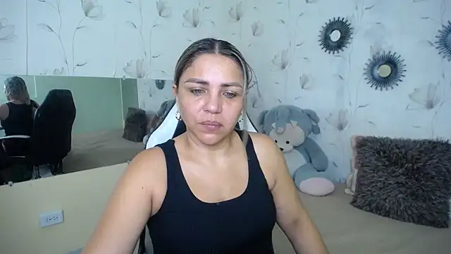 Snapshot of cum_bigass chatting on 12/21/25, 11:50 cum bigass online show from 12/21/25, 11:50