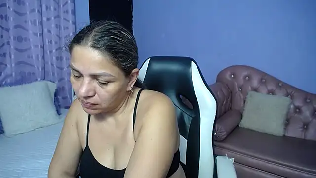 Snapshot of cum_bigass chatting on 01/14/26, 12:33 cum bigass online show from 01/14/26, 12:33