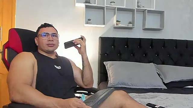 tyler hank01 online show from 04/08/26, 11:48