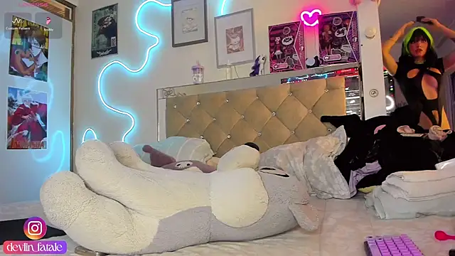 Snapshot of devlin_nurmi chatting on 02/06/25, 06:13 devlin nurmi online show from 02/06/25, 06:13