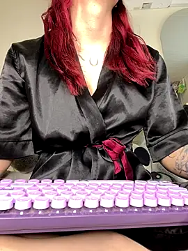 Snapshot of devlin_nurmi chatting on 10/14/25, 01:23 devlin nurmi online show from 10/14/25, 01:23