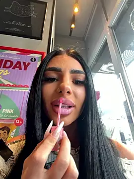 Britney Charm  online show from 01/18/26, 09:57