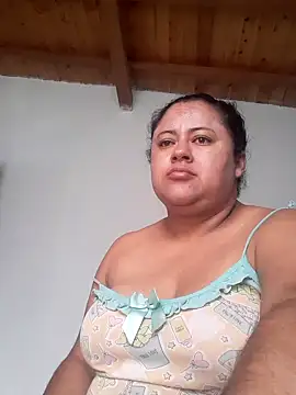 Snapshot of Monseratte21 chatting on 12/20/24, 03:53 Monseratte21 online show from 12/20/24, 03:53