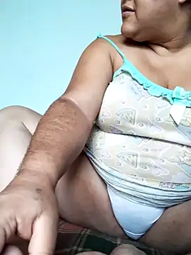 Snapshot of Monseratte21 chatting on 02/11/25, 03:29 Monseratte21 online show from 02/11/25, 03:29