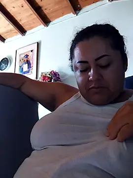 Snapshot of Monseratte21 chatting on 10/31/25, 02:51 Monseratte21 online show from 10/31/25, 02:51