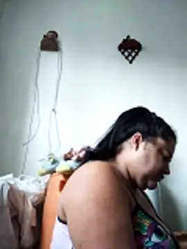 Snapshot of Monseratte21 chatting on 11/28/25, 12:41 Monseratte21 online show from 11/28/25, 12:41