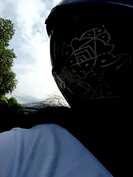 Snapshot of Monseratte21 chatting on 12/14/25, 01:16 Monseratte21 online show from 12/14/25, 01:16