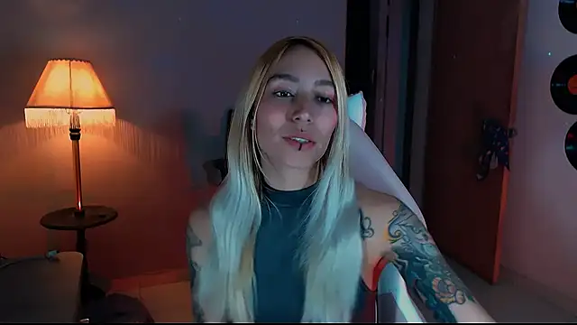 Snapshot of Saucy_Jenn chatting on 12/01/24, 10:53 Saucy Jenn online show from 12/01/24, 10:53