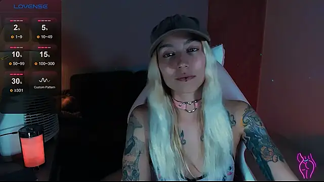 Snapshot of Saucy_Jenn chatting on 12/07/24, 05:48 Saucy Jenn online show from 12/07/24, 05:48