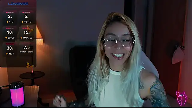 Snapshot of Saucy_Jenn chatting on 12/08/24, 10:36 Saucy Jenn online show from 12/08/24, 10:36