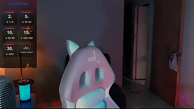 Snapshot of Saucy_Jenn chatting on 12/13/24, 03:38 Saucy Jenn online show from 12/13/24, 03:38