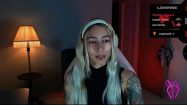 Snapshot of Saucy_Jenn chatting on 01/11/25, 03:44 Saucy Jenn online show from 01/11/25, 03:44