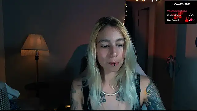 Snapshot of Saucy_Jenn chatting on 01/26/25, 10:46 Saucy Jenn online show from 01/26/25, 10:46