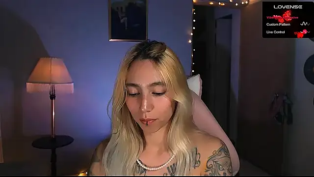 Snapshot of Saucy_Jenn chatting on 02/02/25, 01:55 Saucy Jenn online show from 02/02/25, 01:55