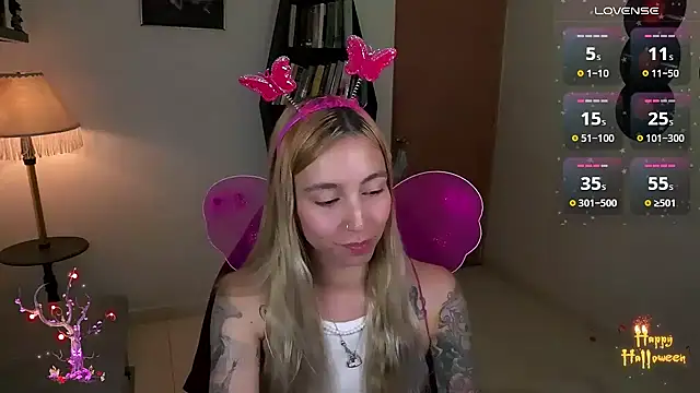 Snapshot of Saucy_Jenn chatting on 11/01/25, 03:41 Saucy Jenn online show from 11/01/25, 03:41