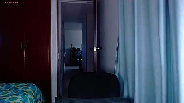 Snapshot of TastyTrap_18 chatting on 12/13/25, 08:04 TastyTrap 18 online show from 12/13/25, 08:04