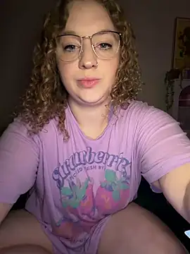 Snapshot of EmmieRae chatting on 10/29/25, 04:37 EmmieRae online show from 10/29/25, 04:37