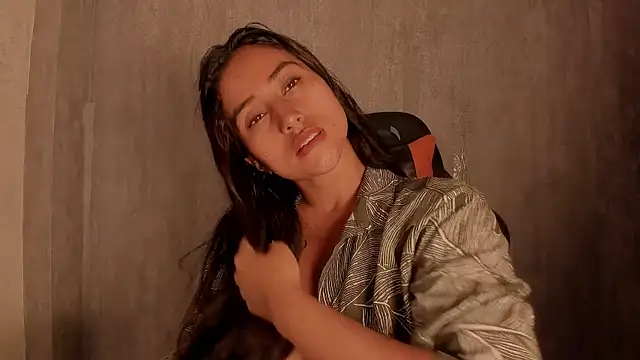 Valentinne z online show from 11/23/25, 02:11