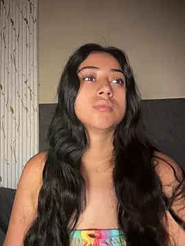 Valentinne z online show from 08/07/26, 10:39