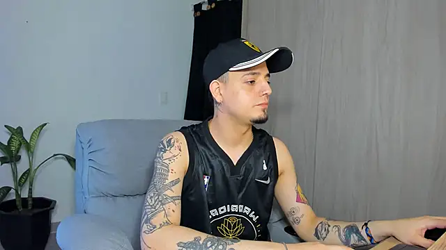 Snapshot of alejandro_calderon1 chatting on 03/07/25, 04:24 alejandro calderon1 online show from 03/07/25, 04:24