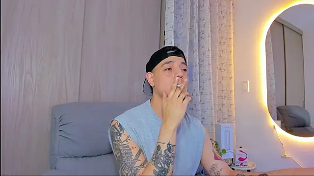 Snapshot of alejandro_calderon1 chatting on 11/04/25, 03:27 alejandro calderon1 online show from 11/04/25, 03:27