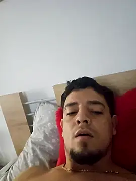 Snapshot of alejandro_calderon1 chatting on 11/16/25, 04:34 alejandro calderon1 online show from 11/16/25, 04:34