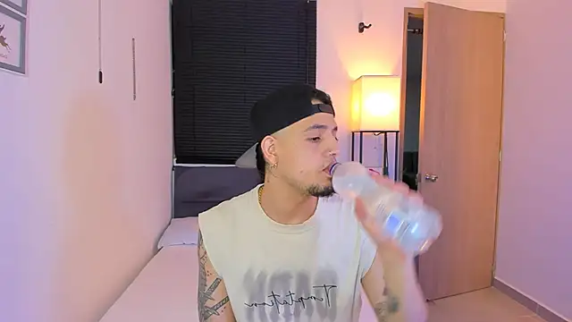 alejandro calderon1 online show from 04/04/26, 03:38