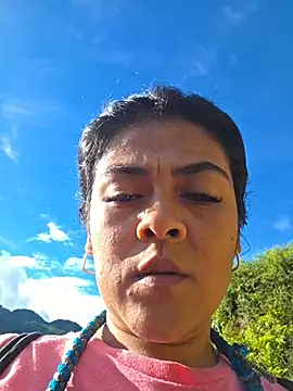 Hannah-grace online show from 10/27/25, 09:19